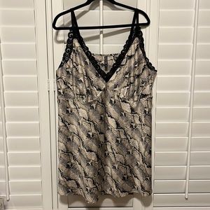 Leopard print Lace trim chemise